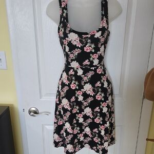 Elegant Floral Mini Dress in Black and Pink